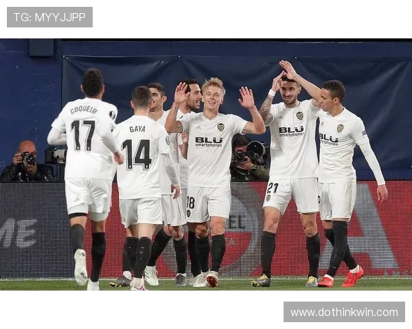 瓦伦西亚陷入长期重建困局,球队稳定性面临考验,对西甲竞争格局带来变化 瓦伦西亚陷入长期重建困局,球队稳定性面临考验,对西甲竞争格局带来变化