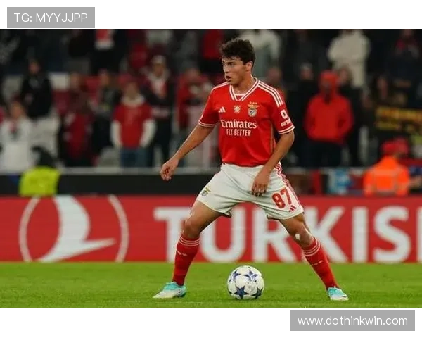 若昂·内维斯本赛季中场竞争力与表现稳定性分析